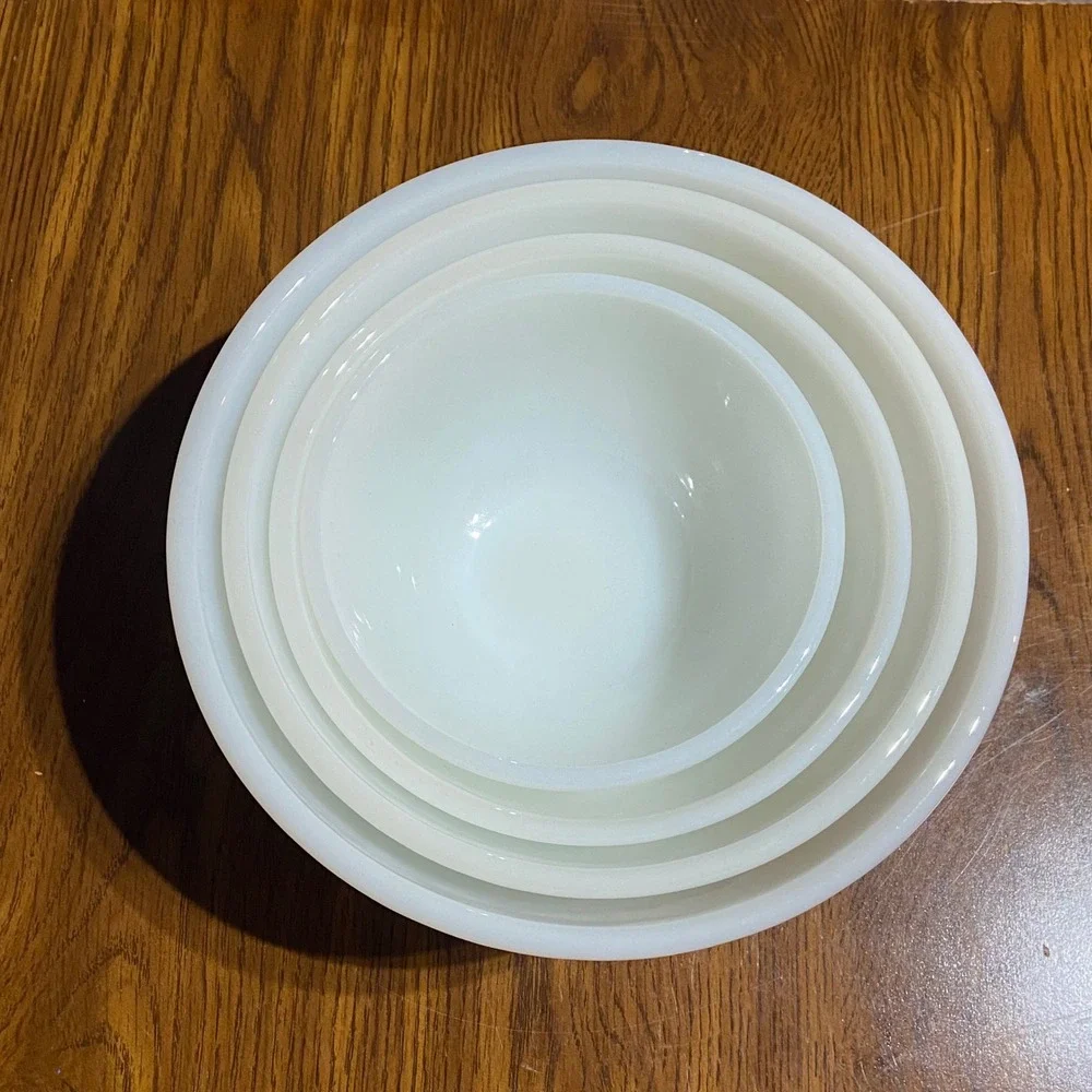 Anchor Hocking Fire-King Vintage Milk Glass Swirl‎ Nesting Mixing Bowls Set of 4